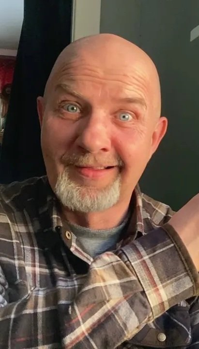Rune perker smilende